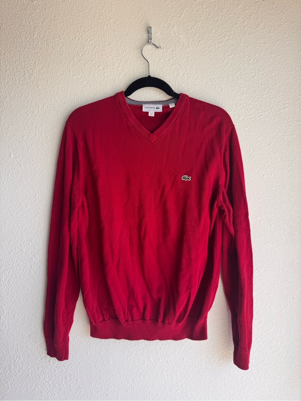 Lacoste Men’s V-Neck Long Sleeve Cotton Croc Logo Sweater size M red